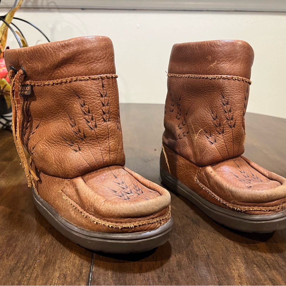 Children’s Manitobah Mukluks